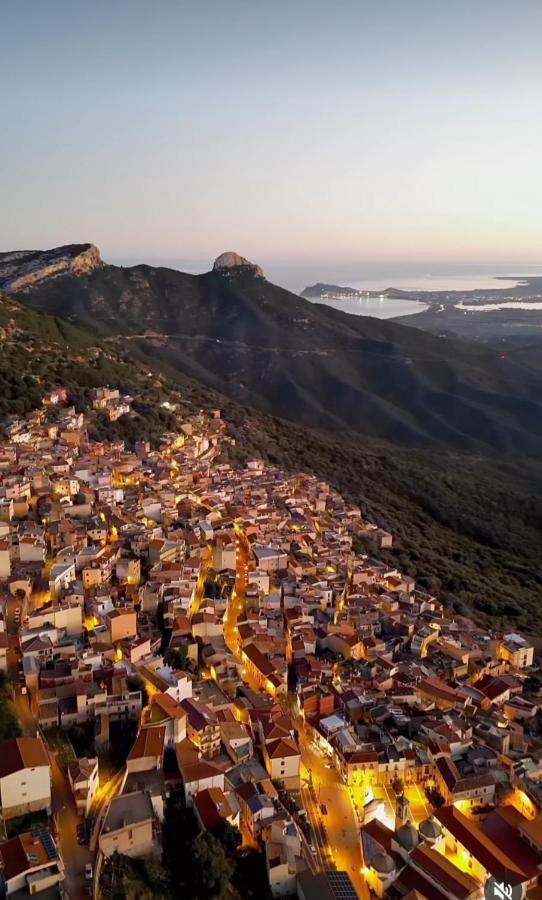 Steddueoro Bed & Breakfast Baunei Bagian luar foto
